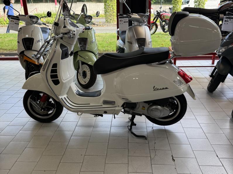 VESPA GTS 300 