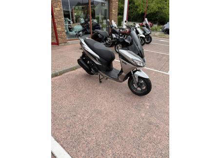 APRILIA SXR 50 1990 euros avec 4 ans de garantie 